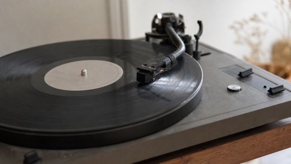 Le retour du vinyle : comment la nostalgie influence la musique d’aujourd’hui
