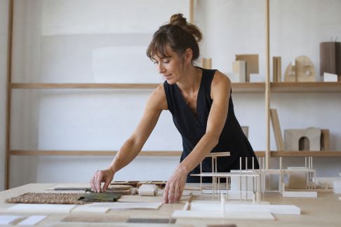 Entretien avec une scénographe d’expositions éco-conçues : innover pour la planète