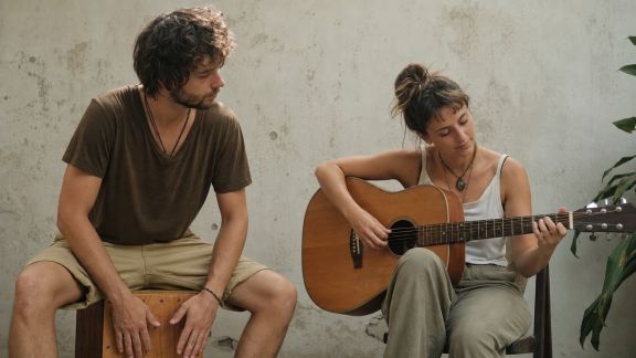Regards croisés : deux jeunes musiciens explorent les sons durables